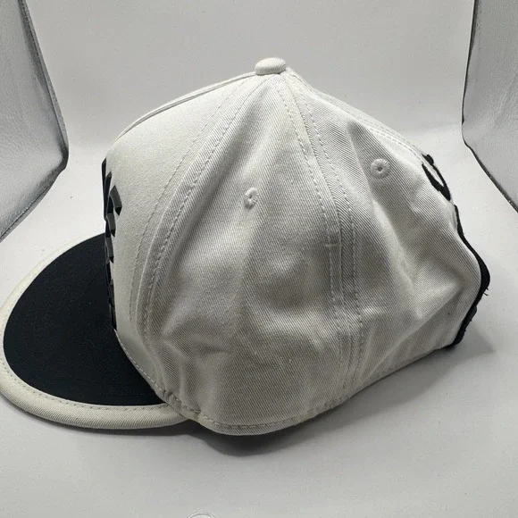 True Religion Adjustable White /Black Hat Cap SnapBack - Picture 2 of 7